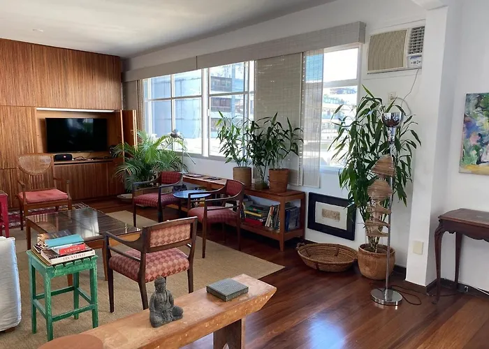 Leblon, Excelent Flat, Plenty Of Natural Light!
